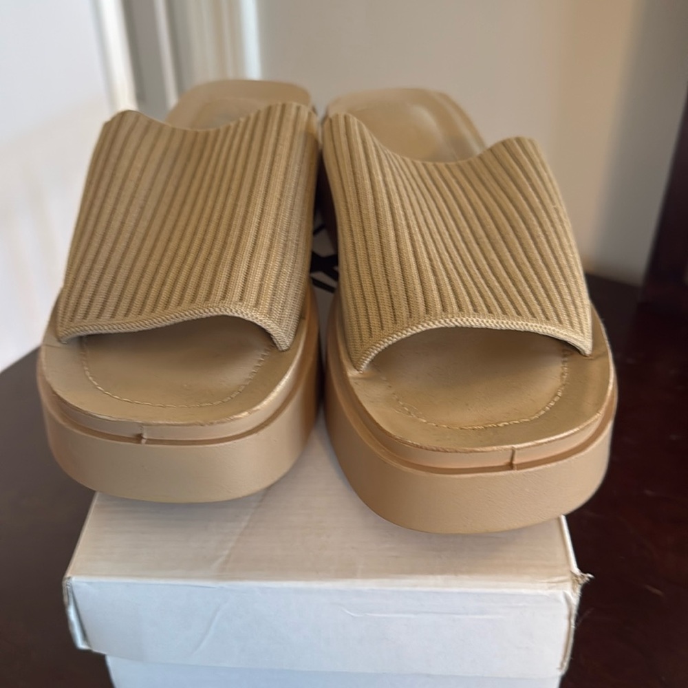 Tan wedge slide